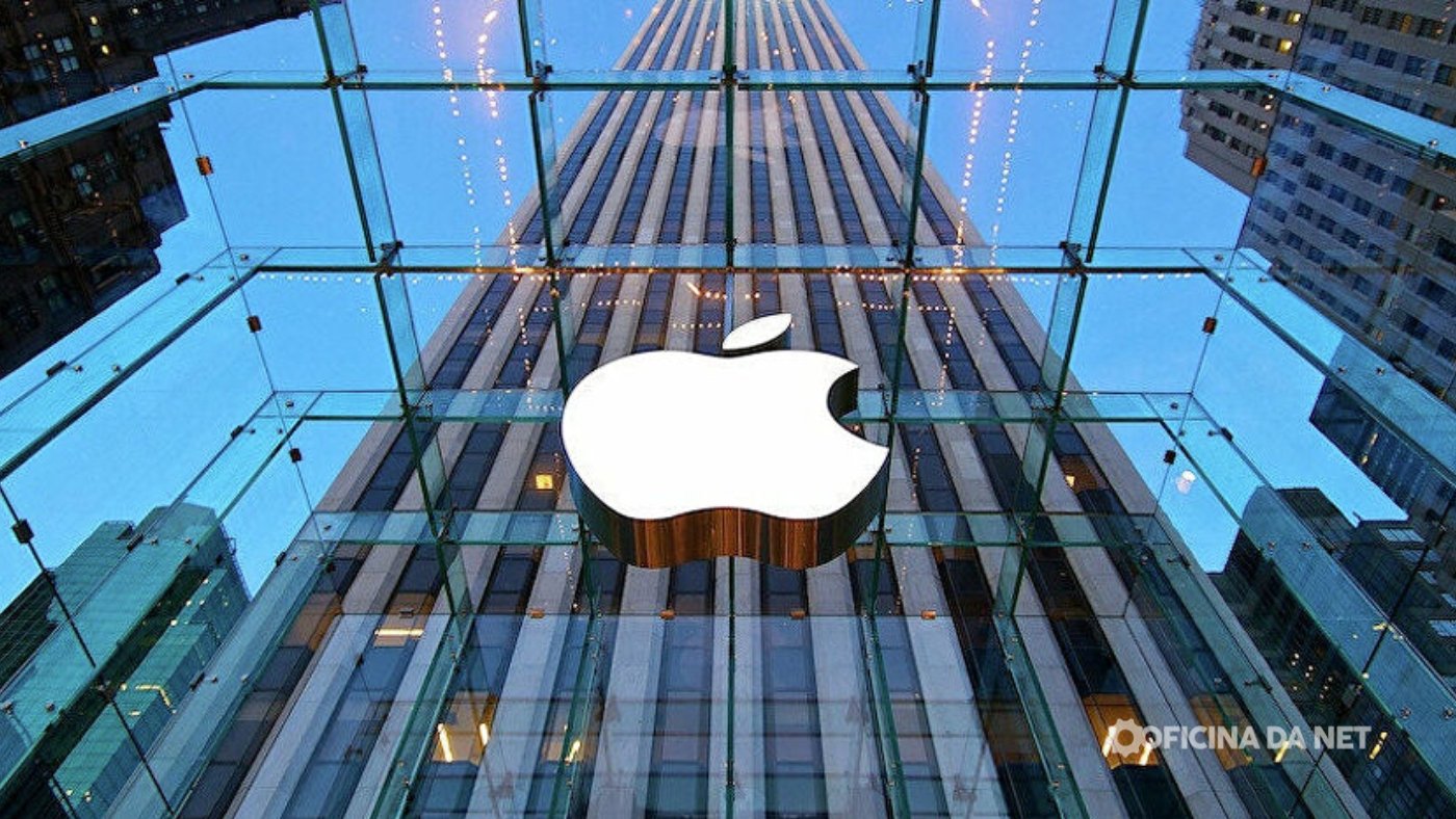 Apple surpasses Microsoft and NVIDIA in value to become the world’s most valuable company.