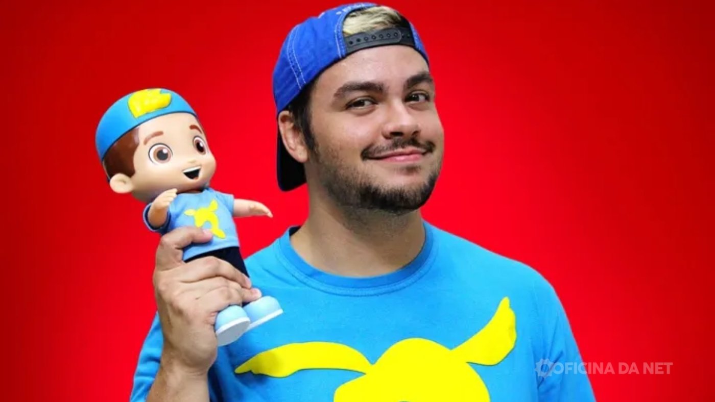 Luces Neto keeps track of his YouTube followers and reaches the Top 4 in Brazil.